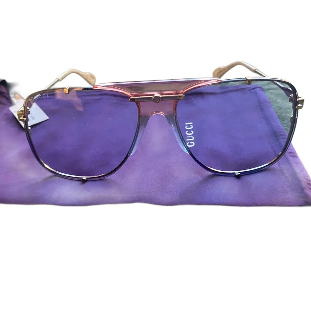 Gucci GG0739S 135mm Aviator Sunglasses w/ GoldFrames & Blue Non-Polarized Lenses - Picture 3 of 10